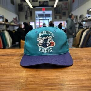 Vintage 90’s Charlotte Hornets Teal And Purple Snap Back Hat